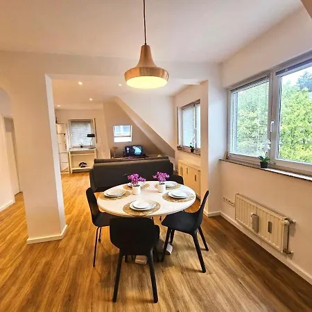 Living Stylish 2br W Free Parking Appartement
